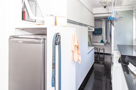 Apartamento à venda com 271m², 4 quartos e 4 vagas Apartamento à venda com 271m², 4 quartos e 4 vagasLavanderia