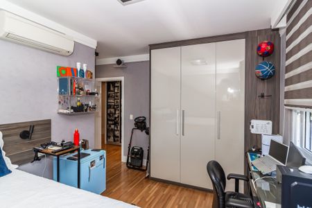 Apartamento à venda com 271m², 4 quartos e 4 vagas Apartamento à venda com 271m², 4 quartos e 4 vagasSuíte 2