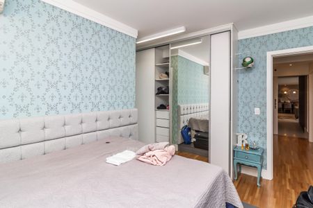 Apartamento à venda com 271m², 4 quartos e 4 vagas Apartamento à venda com 271m², 4 quartos e 4 vagasSuíte 3