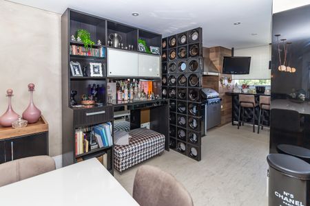 Apartamento à venda com 271m², 4 quartos e 4 vagas Apartamento à venda com 271m², 4 quartos e 4 vagasSala