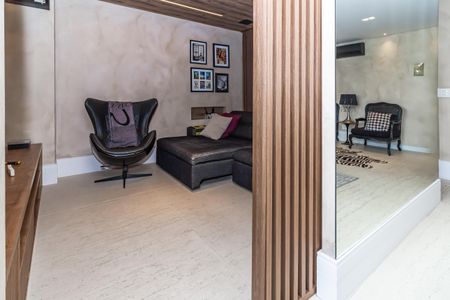 Apartamento à venda com 271m², 4 quartos e 4 vagas Apartamento à venda com 271m², 4 quartos e 4 vagasSala de TV