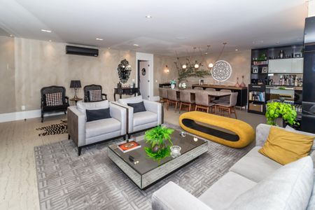 Apartamento à venda com 271m², 4 quartos e 4 vagas Apartamento à venda com 271m², 4 quartos e 4 vagasSala
