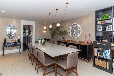 Apartamento à venda com 271m², 4 quartos e 4 vagas Apartamento à venda com 271m², 4 quartos e 4 vagasSala