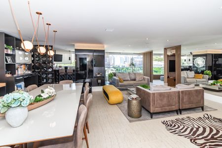 Apartamento à venda com 271m², 4 quartos e 4 vagas Apartamento à venda com 271m², 4 quartos e 4 vagasSala