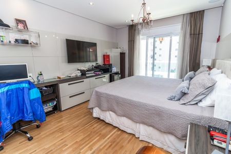 Apartamento à venda com 271m², 4 quartos e 4 vagas Apartamento à venda com 271m², 4 quartos e 4 vagasSuíte 1