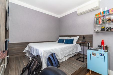Apartamento à venda com 271m², 4 quartos e 4 vagas Apartamento à venda com 271m², 4 quartos e 4 vagasSuíte 2