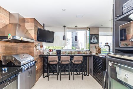 Apartamento à venda com 271m², 4 quartos e 4 vagas Apartamento à venda com 271m², 4 quartos e 4 vagasVaranda