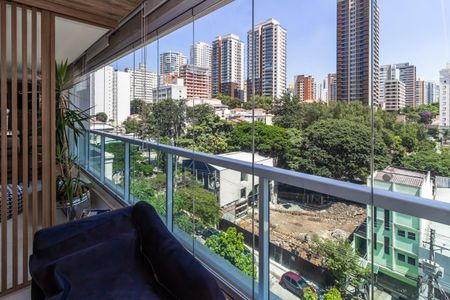 Apartamento à venda com 271m², 4 quartos e 4 vagas Apartamento à venda com 271m², 4 quartos e 4 vagasEscritório
