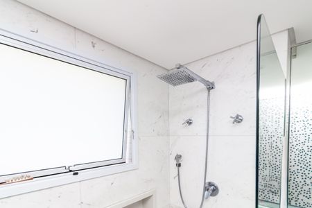 Apartamento à venda com 271m², 4 quartos e 4 vagas Apartamento à venda com 271m², 4 quartos e 4 vagasBanheiro da Suíte 1