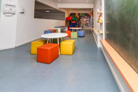 Apartamento à venda com 271m², 4 quartos e 4 vagas Apartamento à venda com 271m², 4 quartos e 4 vagasÁrea Comum - Brinquedoteca