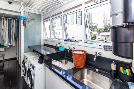 Apartamento à venda com 271m², 4 quartos e 4 vagas Apartamento à venda com 271m², 4 quartos e 4 vagasLavanderia