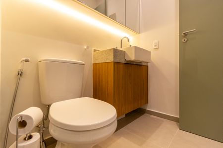 Studio para alugar com 40m², 1 quarto e 1 vaga Studio para alugar com 40m², 1 quarto e 1 vagaBanheiro