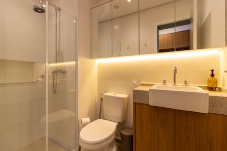 Studio para alugar com 40m², 1 quarto e 1 vaga Studio para alugar com 40m², 1 quarto e 1 vagaBanheiro