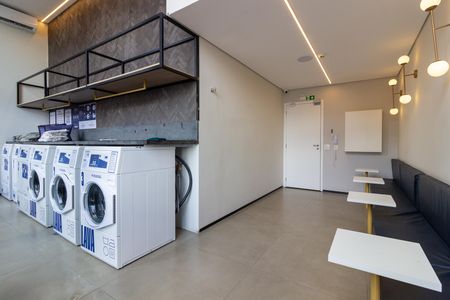 Studio para alugar com 40m², 1 quarto e 1 vaga Studio para alugar com 40m², 1 quarto e 1 vagaÁrea comum - Lavanderia