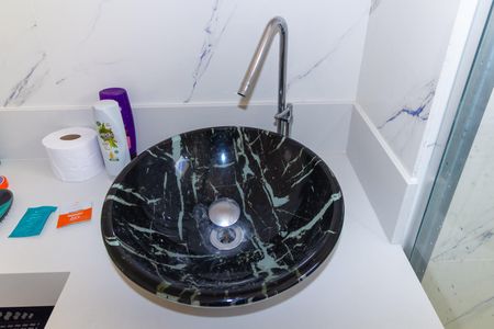 Apartamento à venda com 238m², 4 quartos e 4 vagasBanheiro da Suíte 1