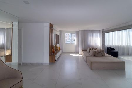 Apartamento à venda com 238m², 4 quartos e 4 vagasSala
