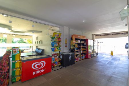 Apartamento à venda com 238m², 4 quartos e 4 vagasÁrea comum - Mini mercado