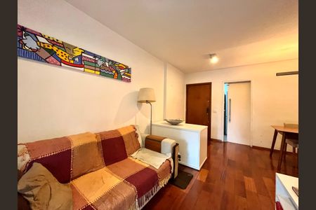 Apartamento à venda com 66m², 2 quartos e 1 vagaSala