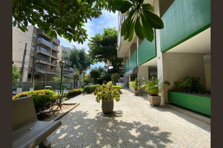 Apartamento à venda com 54m², 2 quartos e 1 vaga Apartamento à venda com 54m², 2 quartos e 1 vagaHall social