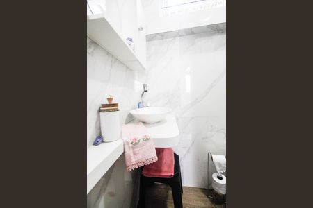 Casa à venda com 280m², 4 quartos e 2 vagas Casa à venda com 280m², 4 quartos e 2 vagasBanheiro de serviço