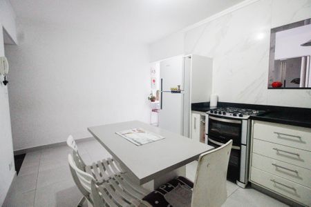Casa à venda com 280m², 4 quartos e 2 vagas Casa à venda com 280m², 4 quartos e 2 vagasCozinha