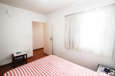 Casa à venda com 280m², 4 quartos e 2 vagas Casa à venda com 280m², 4 quartos e 2 vagasQuarto 2