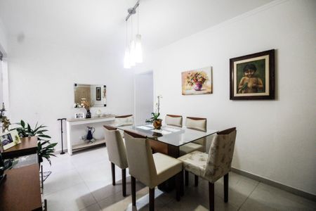 Casa à venda com 280m², 4 quartos e 2 vagas Casa à venda com 280m², 4 quartos e 2 vagasCozinha
