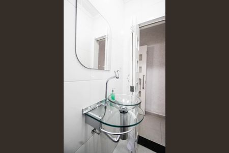 Casa à venda com 280m², 4 quartos e 2 vagas Casa à venda com 280m², 4 quartos e 2 vagasLavabo