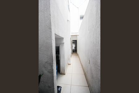 Casa à venda com 280m², 4 quartos e 2 vagas Casa à venda com 280m², 4 quartos e 2 vagasCorredor