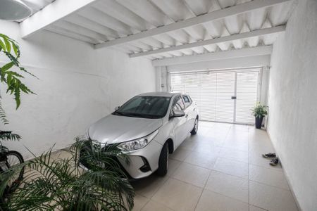 Casa à venda com 280m², 4 quartos e 2 vagas Casa à venda com 280m², 4 quartos e 2 vagasGaragem