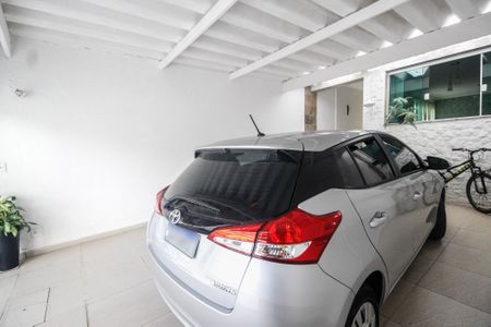 Casa à venda com 280m², 4 quartos e 2 vagas Casa à venda com 280m², 4 quartos e 2 vagasGaragem