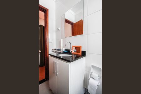 Casa à venda com 280m², 4 quartos e 2 vagas Casa à venda com 280m², 4 quartos e 2 vagasBanheiro da Suíte 2