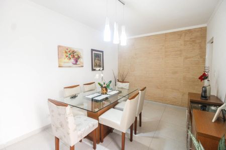 Casa à venda com 280m², 4 quartos e 2 vagas Casa à venda com 280m², 4 quartos e 2 vagasCozinha