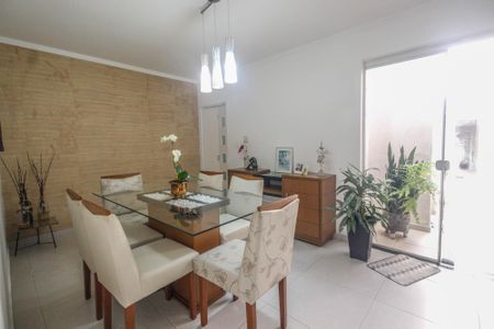 Casa à venda com 280m², 4 quartos e 2 vagas Casa à venda com 280m², 4 quartos e 2 vagasCozinha