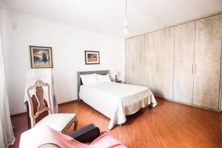 Casa à venda com 280m², 4 quartos e 2 vagas Casa à venda com 280m², 4 quartos e 2 vagasSuíte 1