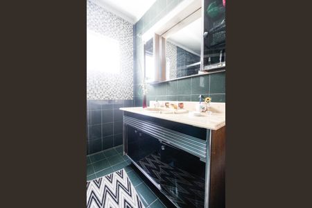 Casa à venda com 280m², 4 quartos e 2 vagas Casa à venda com 280m², 4 quartos e 2 vagasBanheiro da Suíte 1