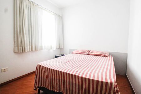 Casa à venda com 280m², 4 quartos e 2 vagas Casa à venda com 280m², 4 quartos e 2 vagasQuarto 2