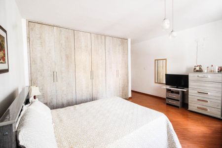 Casa à venda com 280m², 4 quartos e 2 vagas Casa à venda com 280m², 4 quartos e 2 vagasSuíte 1