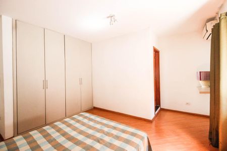 Casa à venda com 280m², 4 quartos e 2 vagas Casa à venda com 280m², 4 quartos e 2 vagasSuíte 2