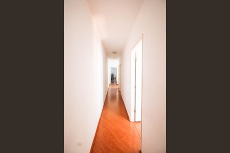 Casa à venda com 280m², 4 quartos e 2 vagas Casa à venda com 280m², 4 quartos e 2 vagasCorredor