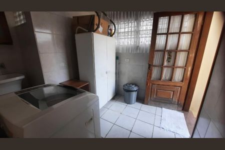 Casa à venda com 200m², 1 quarto e 2 vagas
