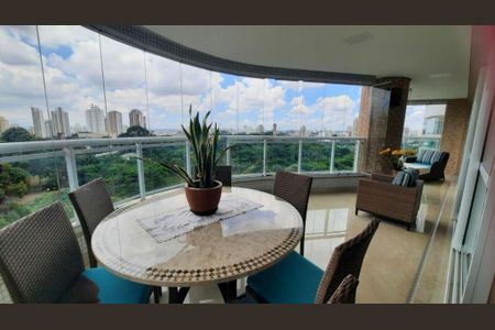 Apartamento à venda com 222m², 4 quartos e 5 vagas