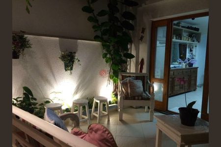 Casa à venda com 145m², 2 quartos e 1 vaga