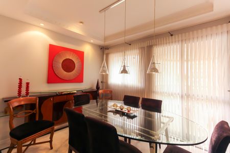 Apartamento à venda com 246m², 3 quartos e 5 vagas Apartamento à venda com 246m², 3 quartos e 5 vagasSala