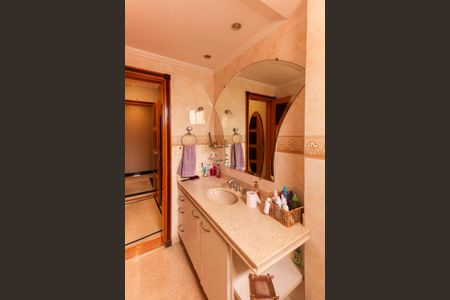 Apartamento à venda com 246m², 3 quartos e 5 vagas Apartamento à venda com 246m², 3 quartos e 5 vagasBanheiro da Suíte