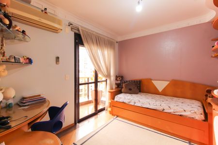 Apartamento à venda com 246m², 3 quartos e 5 vagas Apartamento à venda com 246m², 3 quartos e 5 vagasSuíte