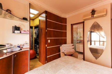 Apartamento à venda com 246m², 3 quartos e 5 vagas Apartamento à venda com 246m², 3 quartos e 5 vagasSuíte 3