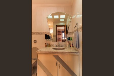 Apartamento à venda com 246m², 3 quartos e 5 vagas Apartamento à venda com 246m², 3 quartos e 5 vagasBanheiro da Suíte 2