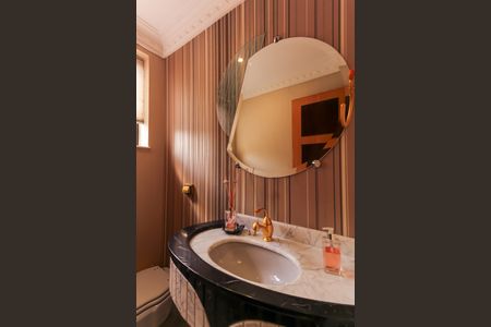 Apartamento à venda com 246m², 3 quartos e 5 vagas Apartamento à venda com 246m², 3 quartos e 5 vagasLavabo