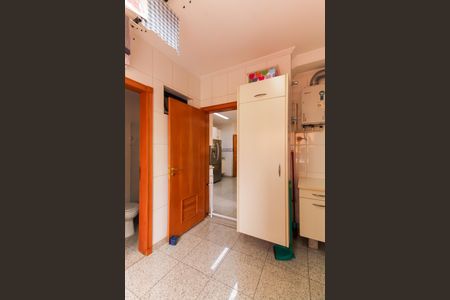 Apartamento à venda com 246m², 3 quartos e 5 vagas Apartamento à venda com 246m², 3 quartos e 5 vagasÁrea de Serviço